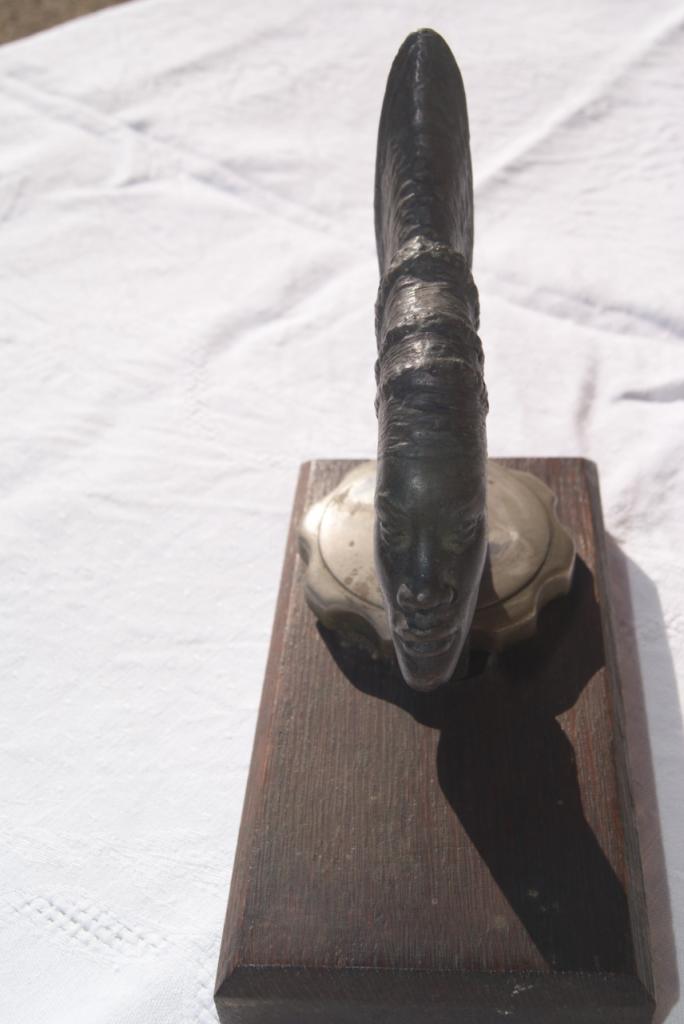 Mascotte la croizière noire LesAnciennes.com