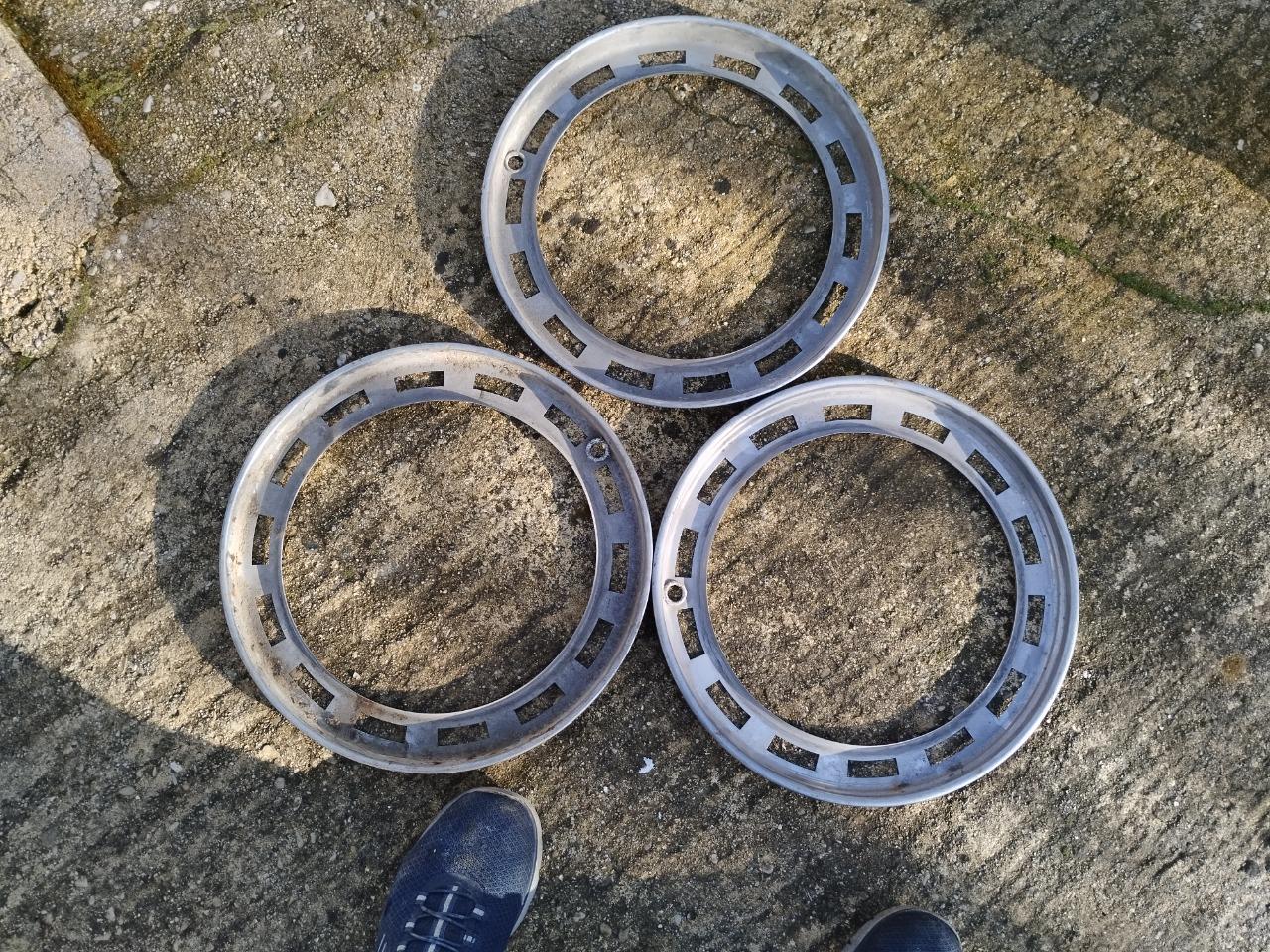 Enjoliveurs PEUGEOT 403 LesAnciennes.com