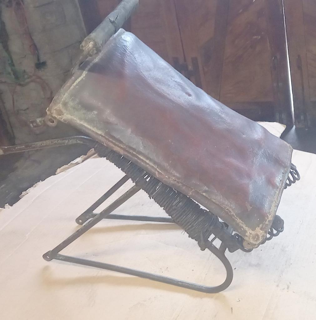 Tansad selle moto années1900. LesAnciennes.com