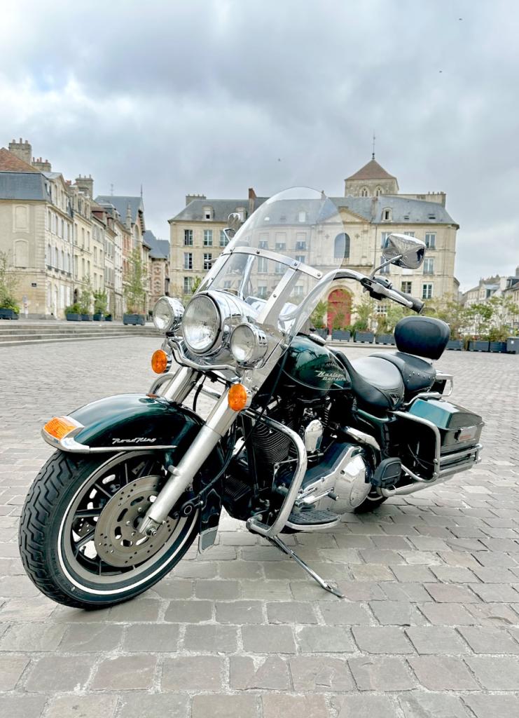 HARLEY DAVIDSON FLH Road King - 1996 LesAnciennes.com