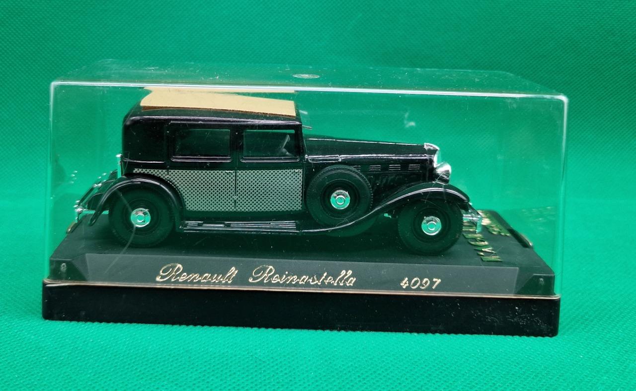 Renault Reinastella Solido LesAnciennes.com