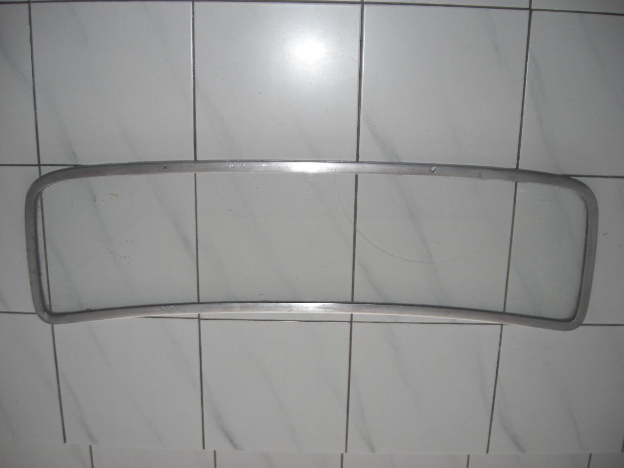 Pare brise HOTCHKISS 686 Berline 4 portes LesAnciennes.com