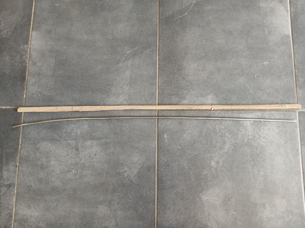 Baguette d'aile avant gauche PEUGEOT 304 LesAnciennes.com