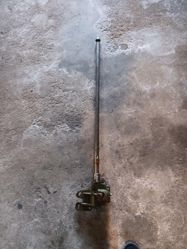 Boitier direction HOTCHKISS M201 LesAnciennes.com