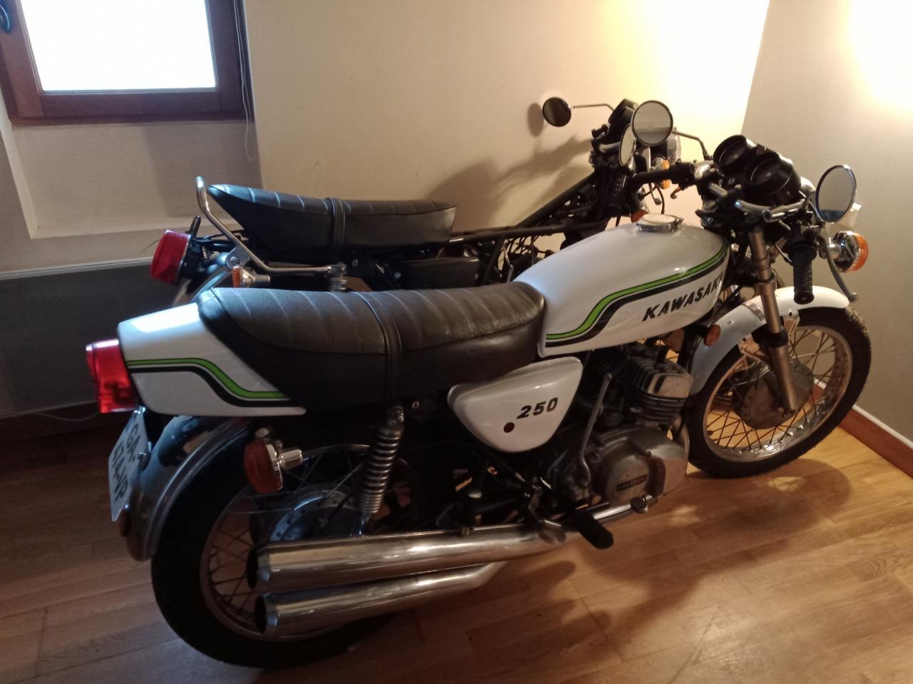 KAWASAKI 250 S1 C - 1975 LesAnciennes.com