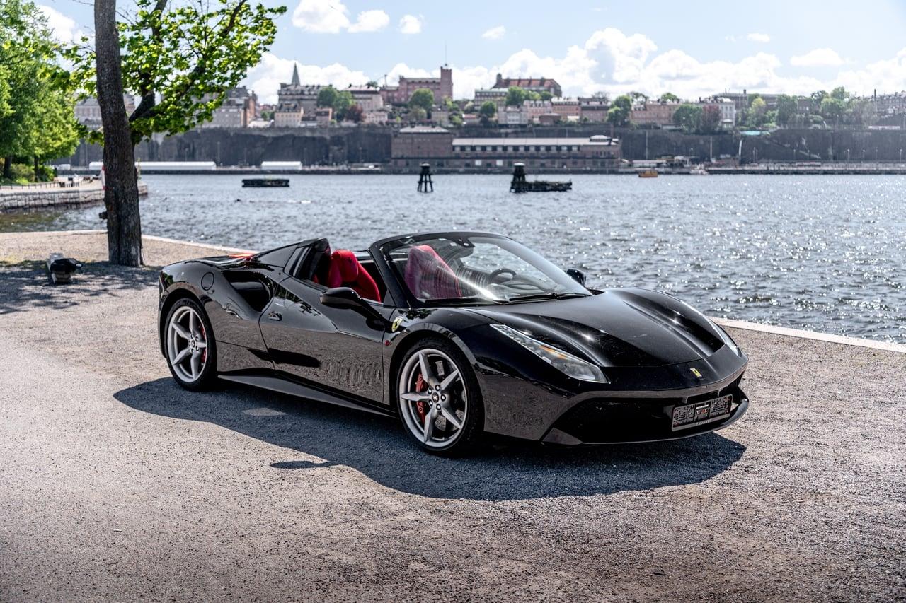 2018 Ferrari 488 Spider LesAnciennes.com