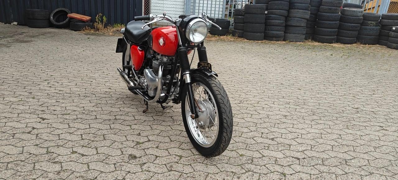 1956 BSA A7 Shooting Star LesAnciennes.com