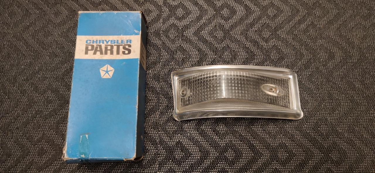 Cabochon clignotant gauche blanc SIMCA 1000 LesAnciennes.com