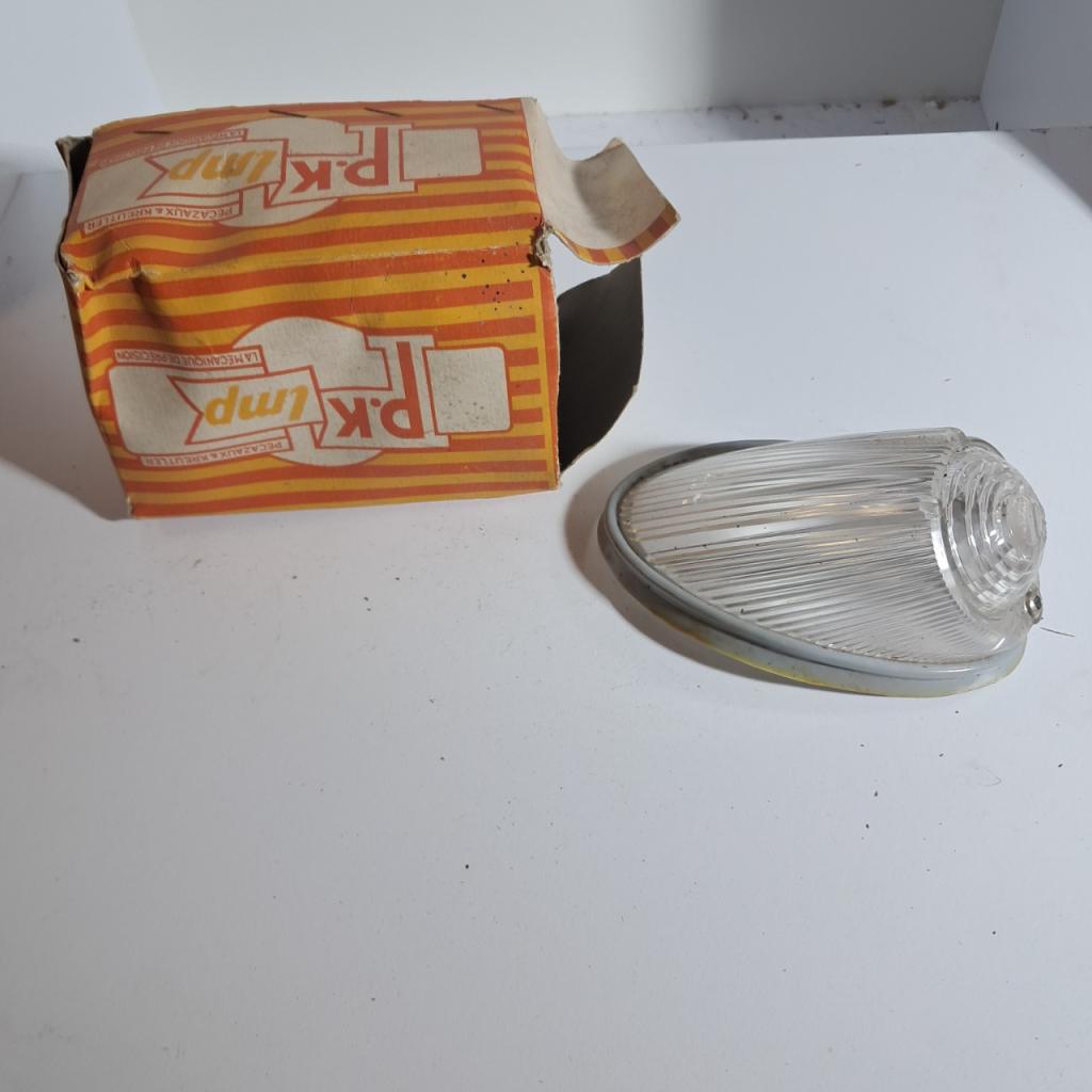 Cabochon de clignotant pk lmp RENAULT Estafette LesAnciennes.com
