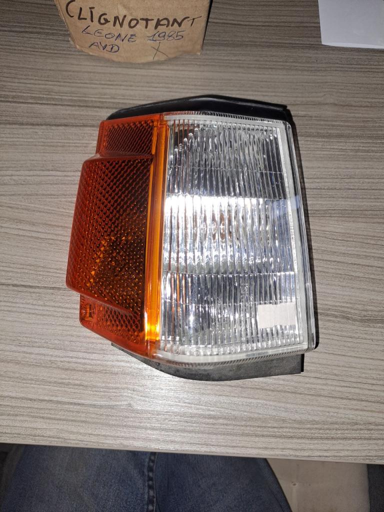 Clignotant SUBARU Leone LesAnciennes.com
