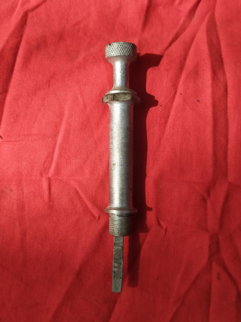 Jauge de niveau d'huile GNOME ET RHONE AX2 800 LesAnciennes.com