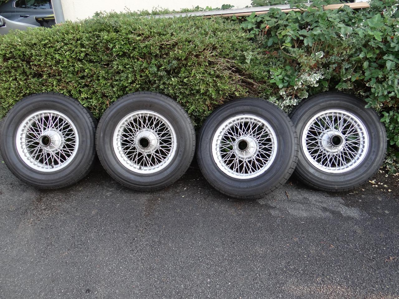 Jantes ASTON MARTIN DB2 LesAnciennes.com