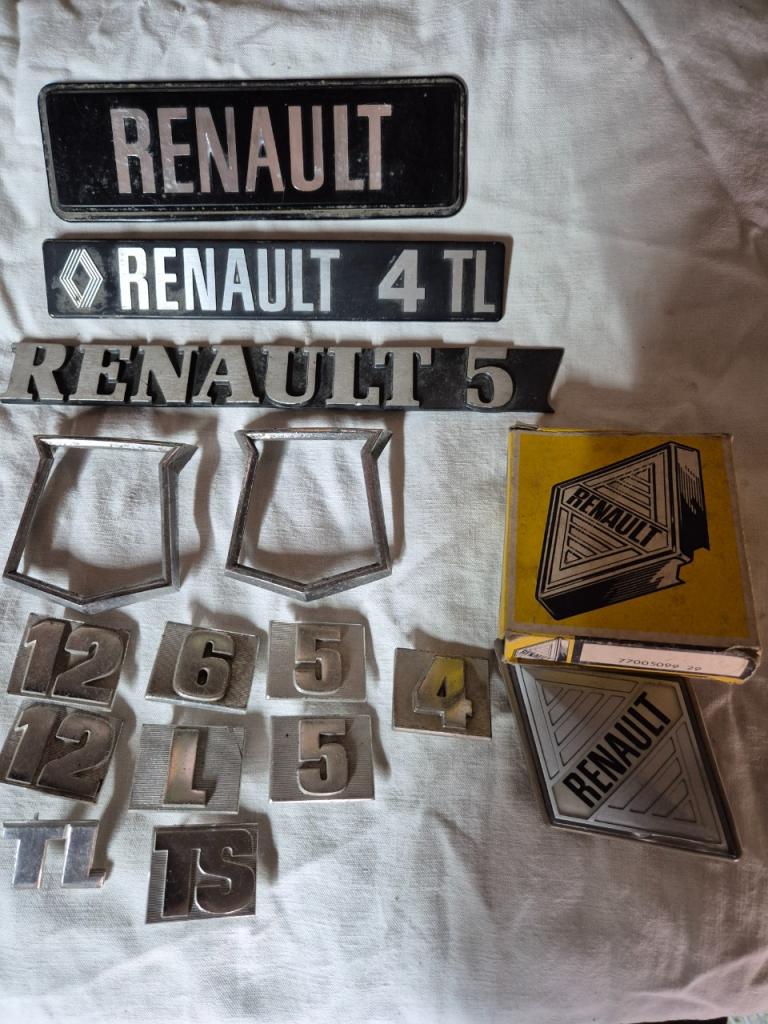 Lot de pièces RENAULT Divers LesAnciennes.com