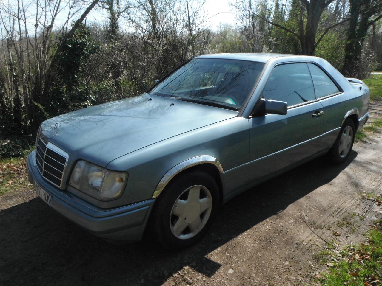 MERCEDES 230 C coupé - 1990 LesAnciennes.com