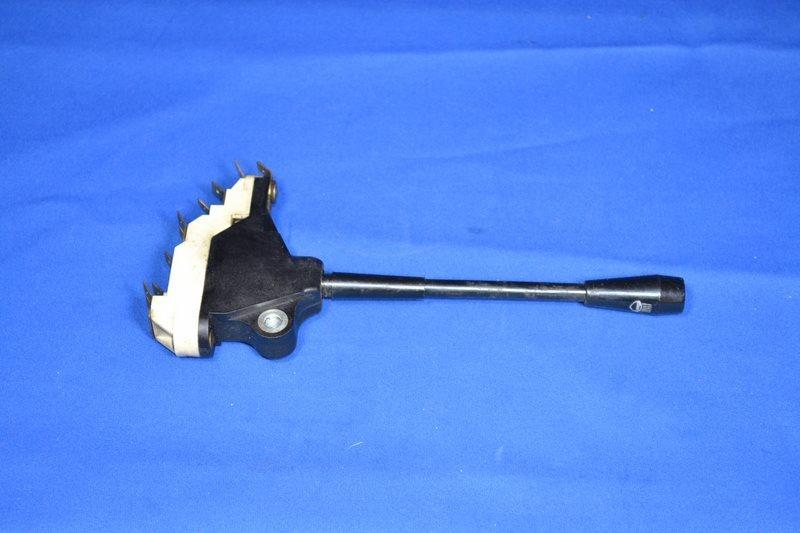 Commodo d'éclairage PEUGEOT 104 av 07/73, neuf LesAnciennes.com