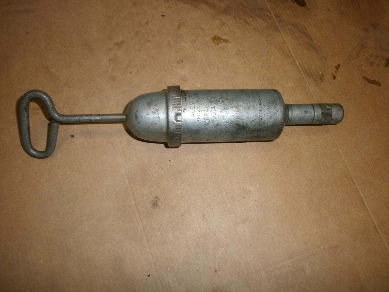 Pompes a graisse LesAnciennes.com