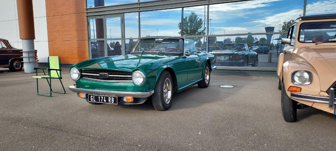 TRIUMPH TR6 Roadster - 1973 LesAnciennes.com