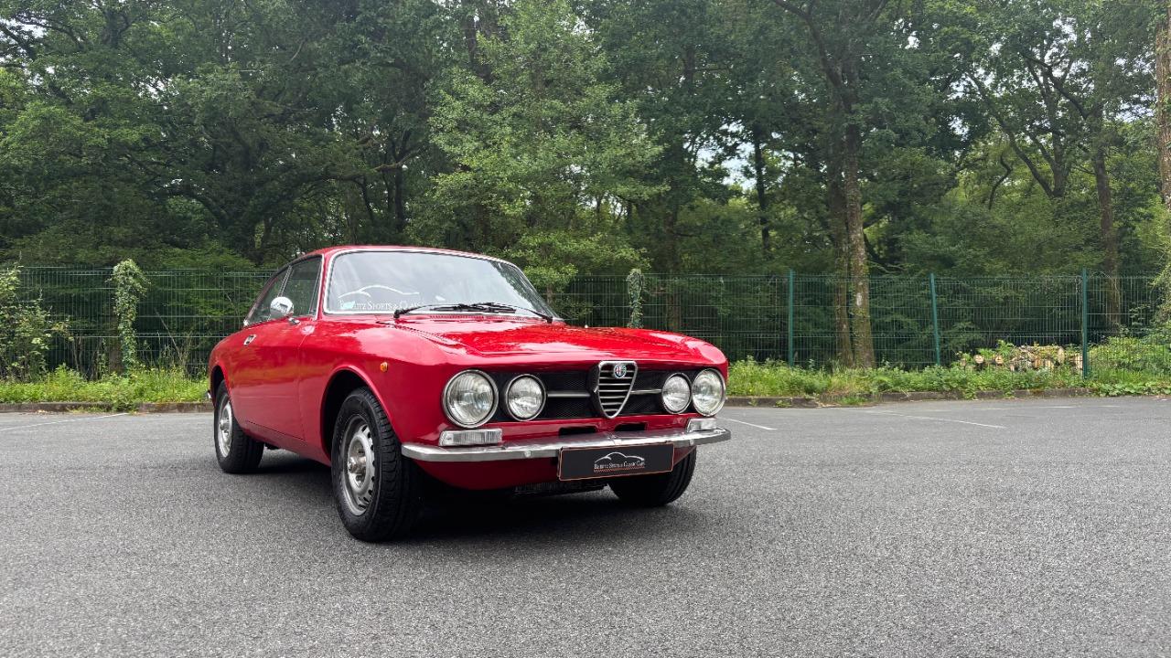 ALFA ROMEO Giulia 1300 - 1971 LesAnciennes.com