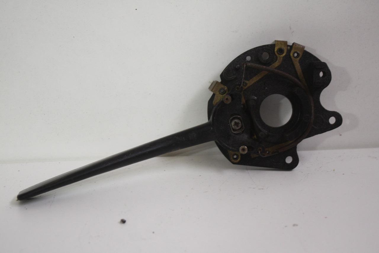Commodo de clignotant GELBON Peugeot 504 LesAnciennes.com
