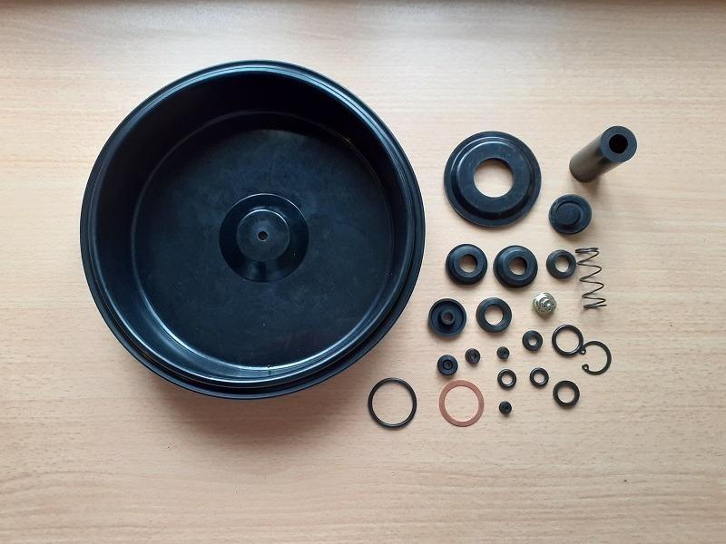 Membrane PEUGEOT 404 LesAnciennes.com