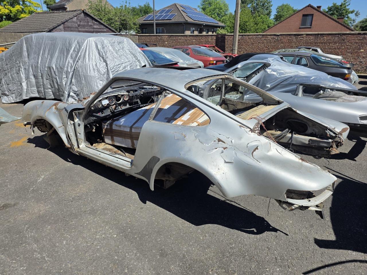 Caisse PORSCHE 911 930 LesAnciennes.com