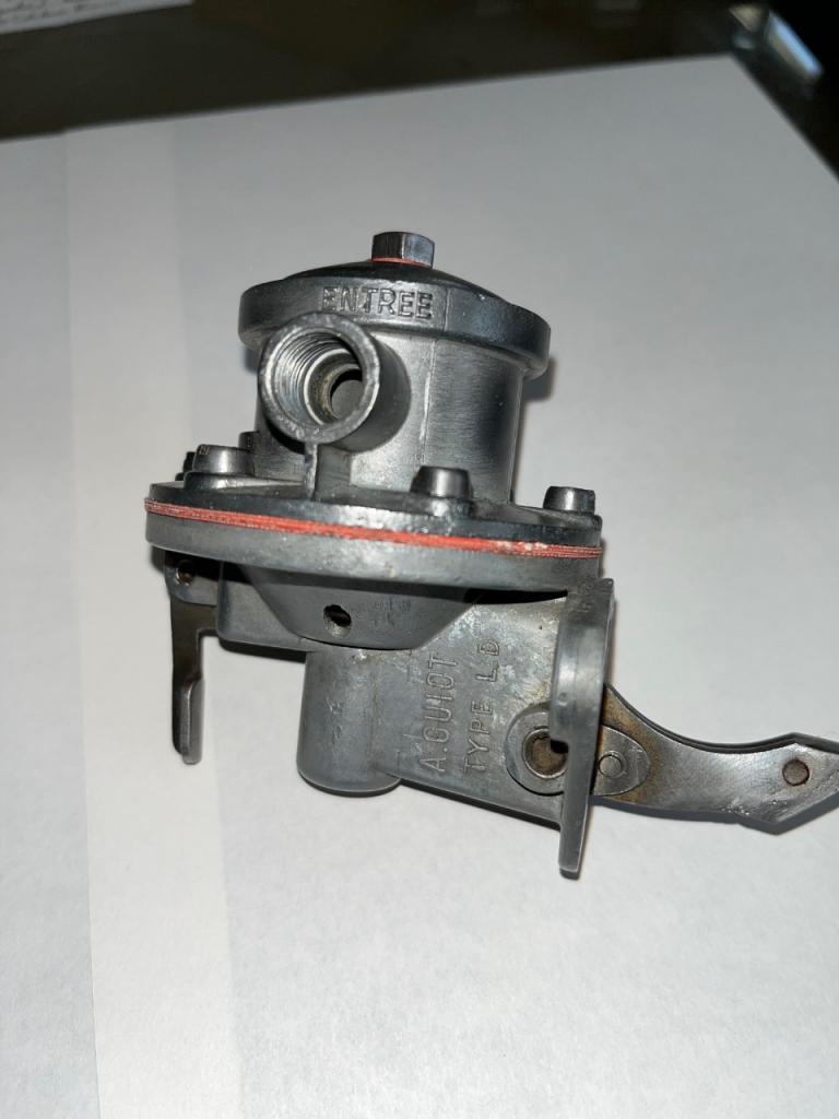 Pompe à essence RENAULT 4CV LesAnciennes.com