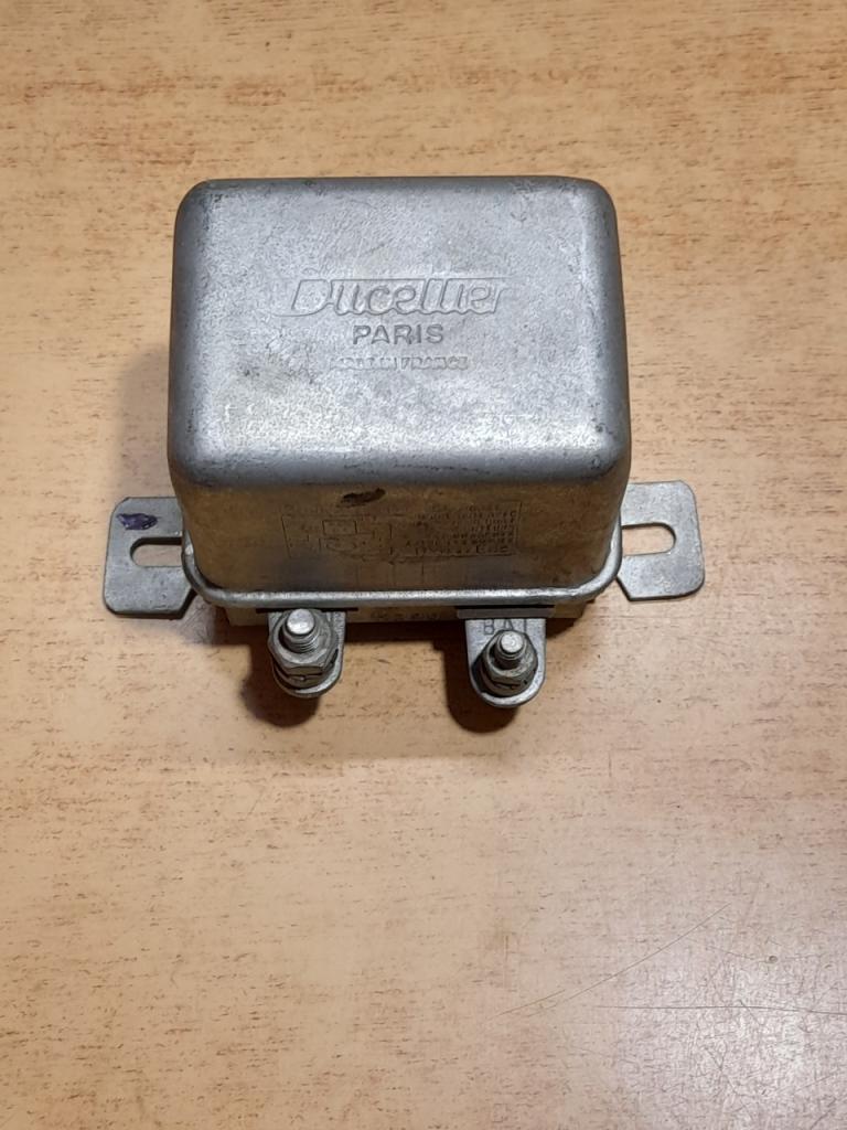 Régulateur de dynamo Ducellier 1290 Citroën P32 LesAnciennes.com