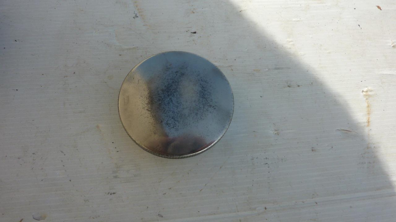 Bouchon réservoir essence SIMCA 8 LesAnciennes.com