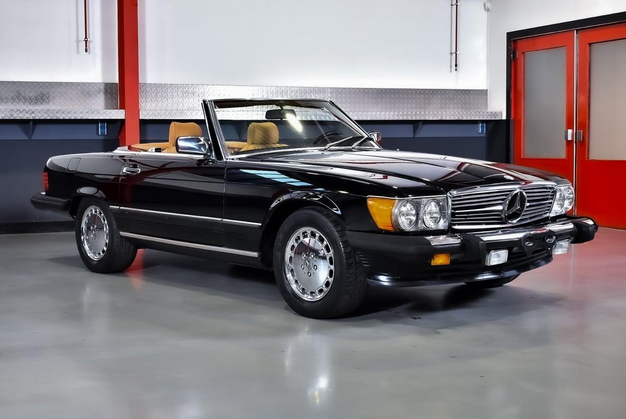 1987 Mercedes-Benz R107 560SL Convertible 5,6L V8 LesAnciennes.com