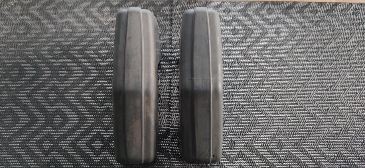 Butoirs de pare chocs avant RENAULT 6 (R6) série 1 LesAnciennes.com