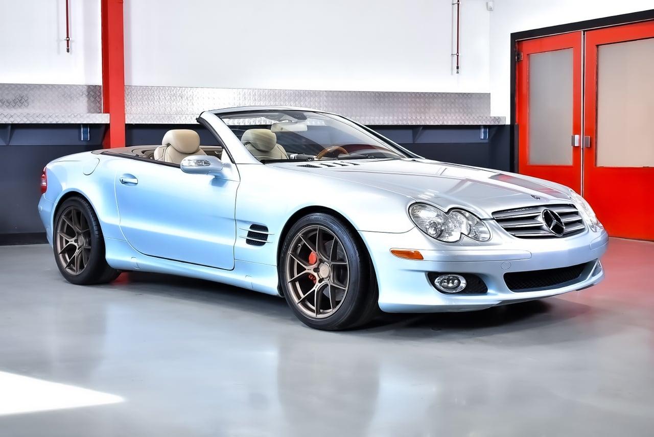 2007 Mercedes-Benz R230 SL550 Convertible 5,5L V8 LesAnciennes.com