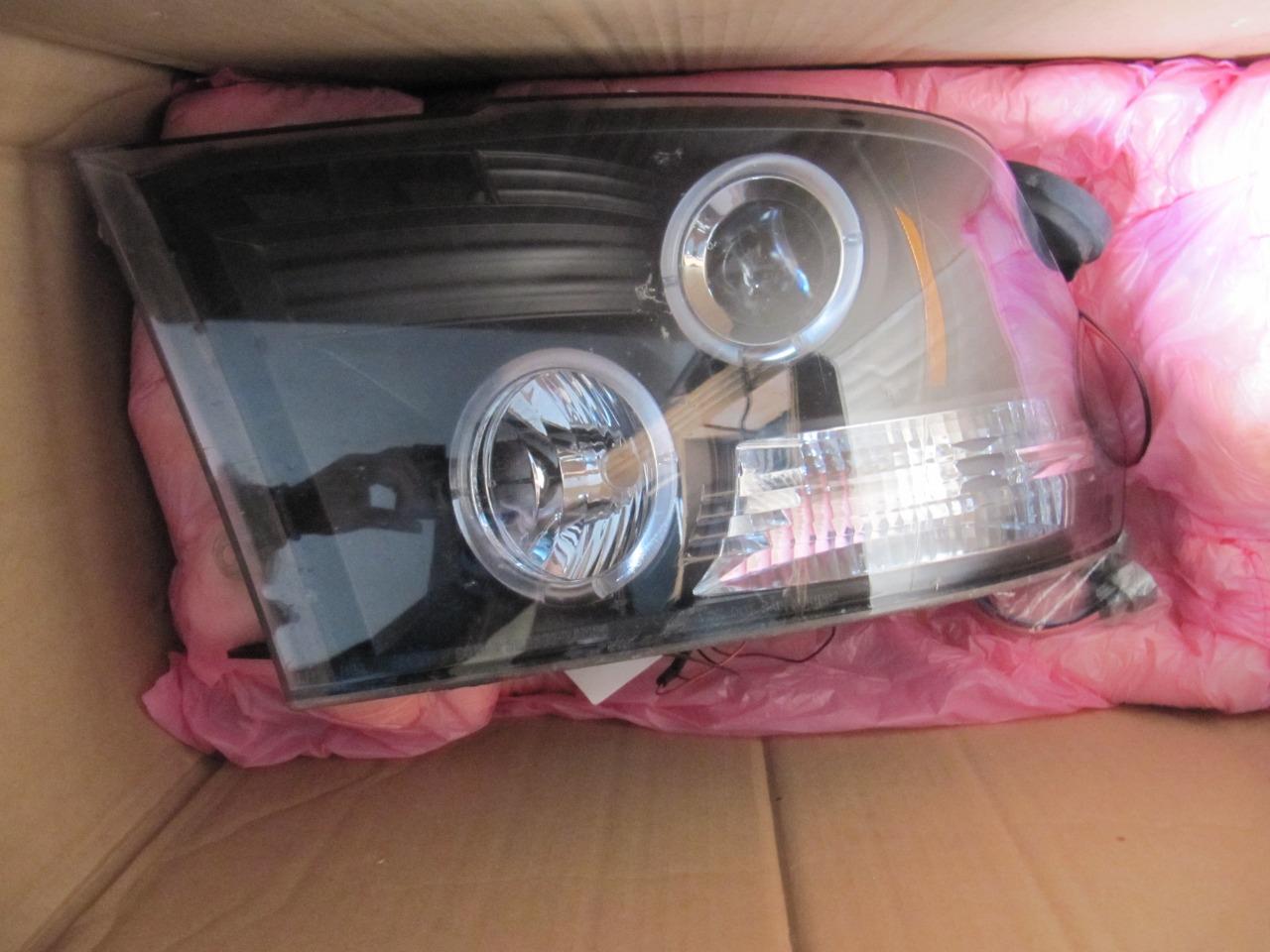 PHARE DODGE RAM 1500 LesAnciennes.com