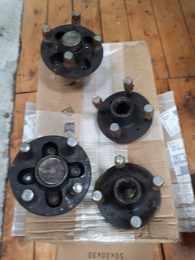 Moyeux MG MGB LesAnciennes.com