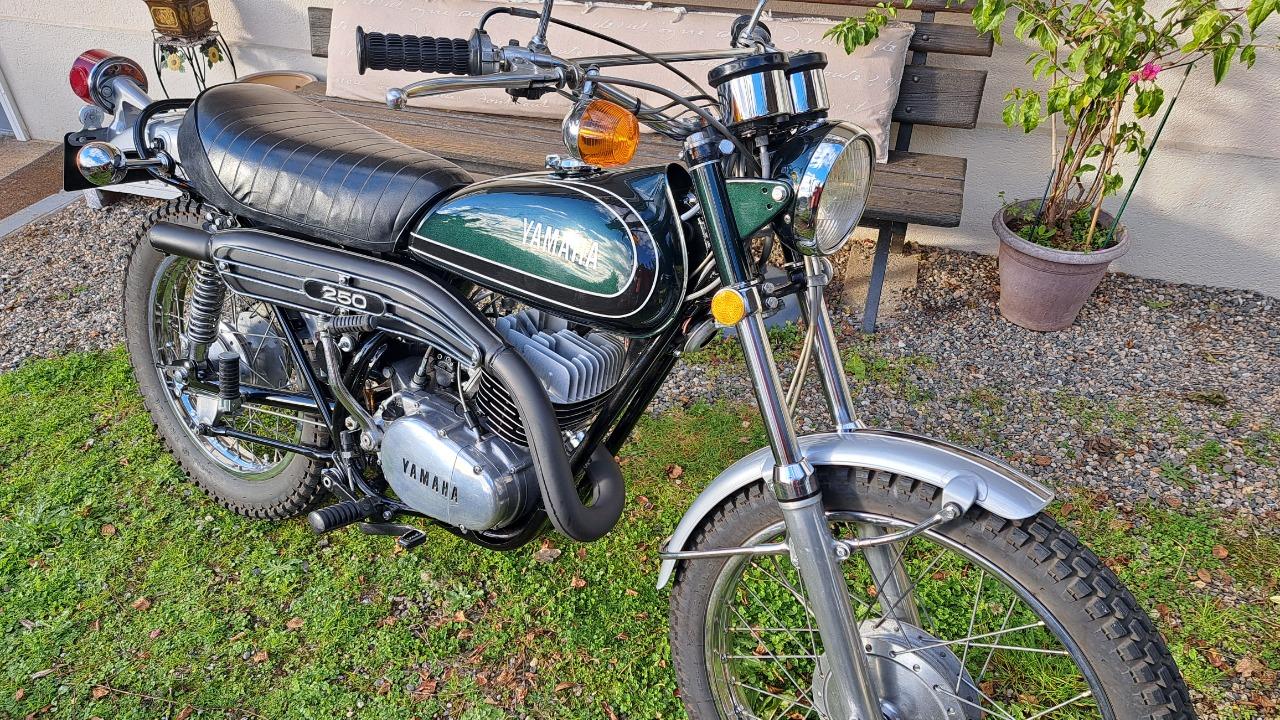 YAMAHA DT 250 - 1973 LesAnciennes.com