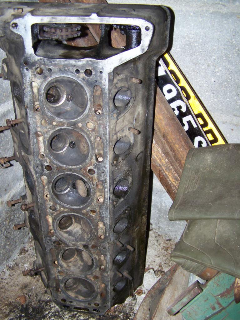 Lot de pièces ALFA ROMEO 2600 LesAnciennes.com