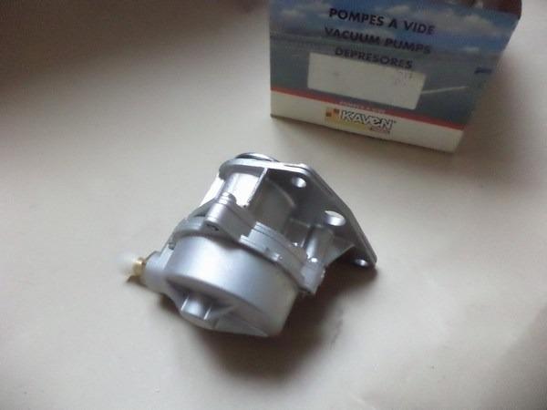 Pompe a vide pierburg 205 306 405 j5 c25 neuve LesAnciennes.com