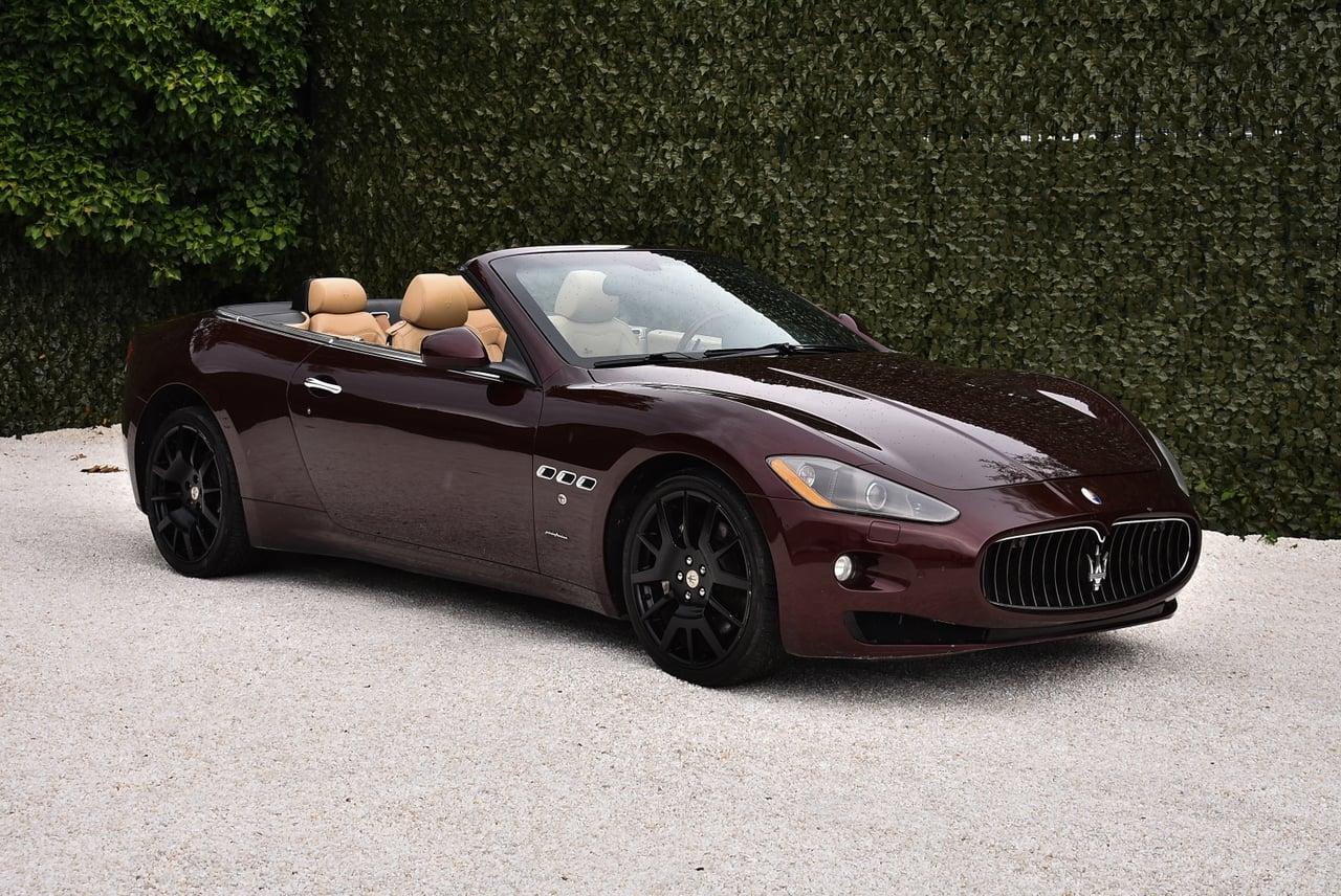 2011 Maserati GranCabrio 4.7 LesAnciennes.com