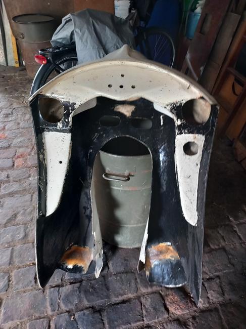 Carenage TRIUMPH T120 police LesAnciennes.com