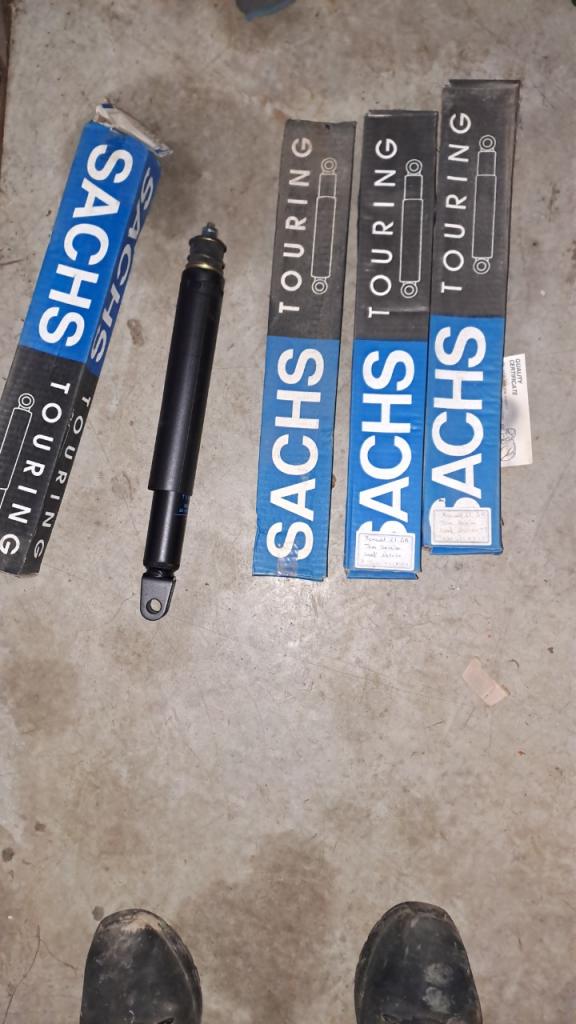 Amortisseurs PEUGEOT J7 et J9 LesAnciennes.com