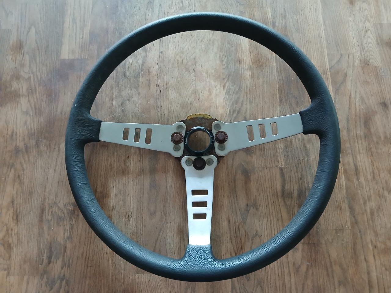 Volant SIMCA 1100 TI LesAnciennes.com
