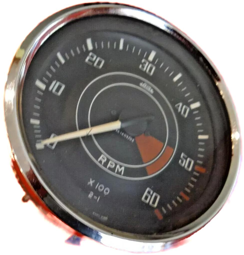 COMPTE TOURS TRIUMPH TR4 TR4A ET AIRS LesAnciennes.com