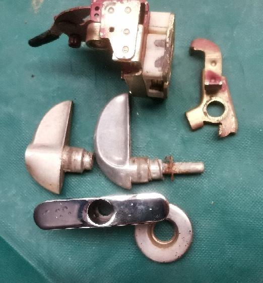 Ensemble de fermeture CITROEN 2CV LesAnciennes.com