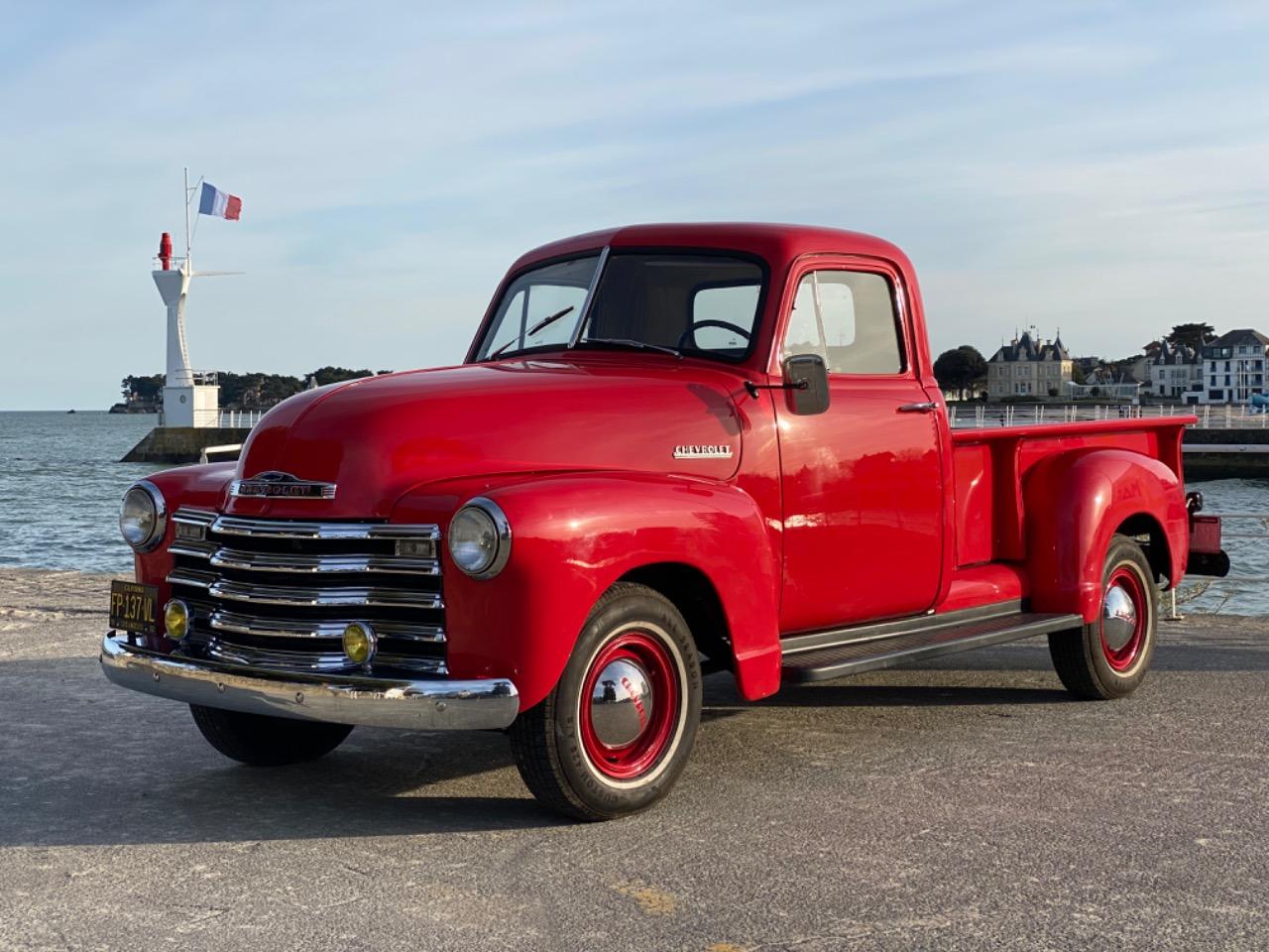 CHEVROLET Chevy 3600 long bed pickup - 1952 LesAnciennes.com