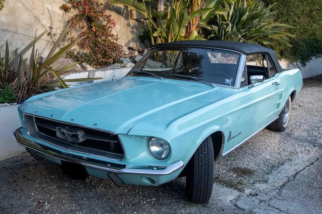 FORD Mustang CABRIOLET - 1967 LesAnciennes.com