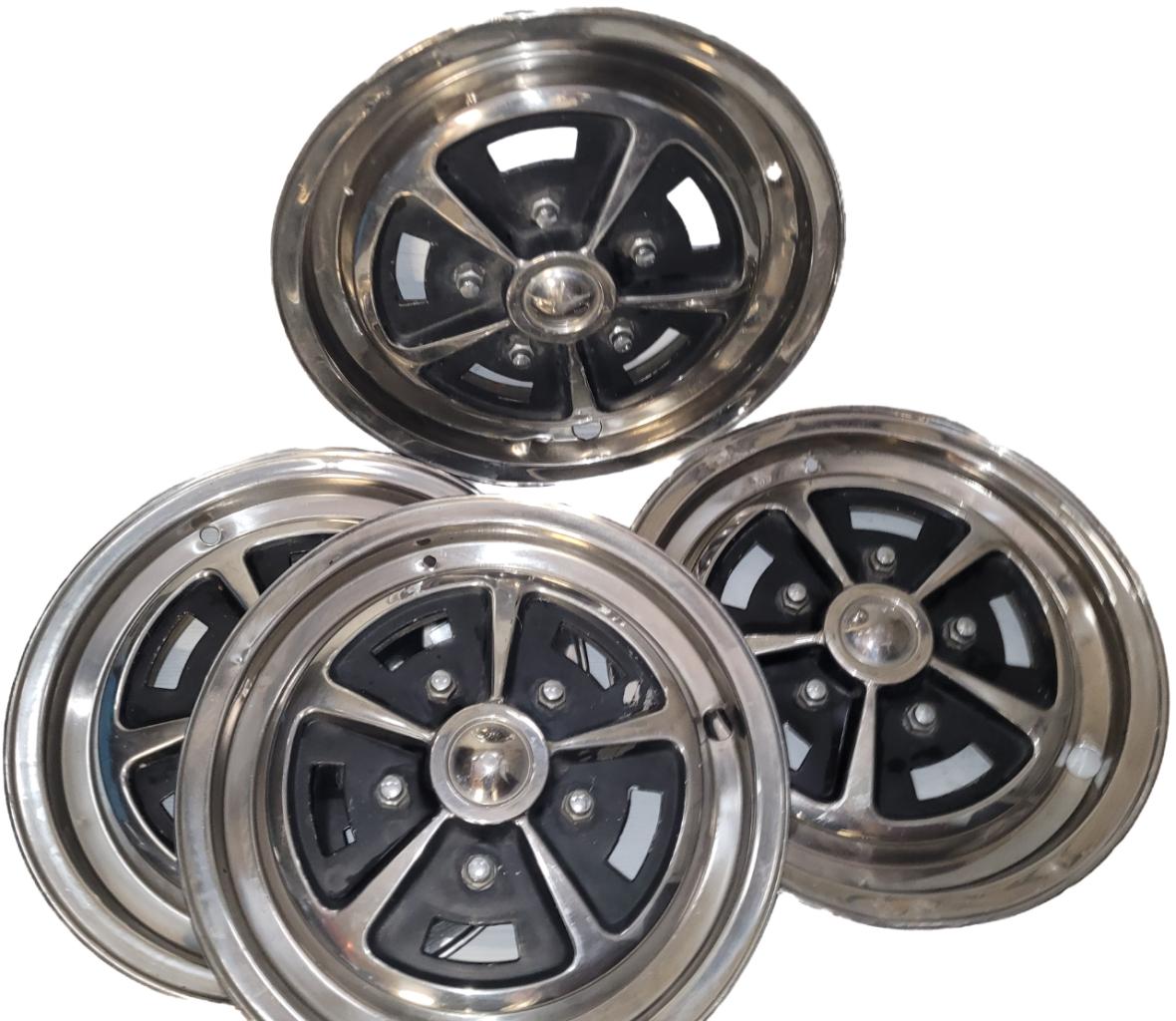 4 ENJOLIVEURS ROSTYLE TRIUMPH TR5 TR250 TR6 LesAnciennes.com