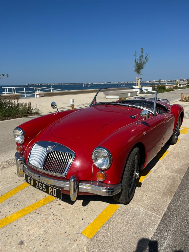 MG MGA Roadster - 1959 LesAnciennes.com