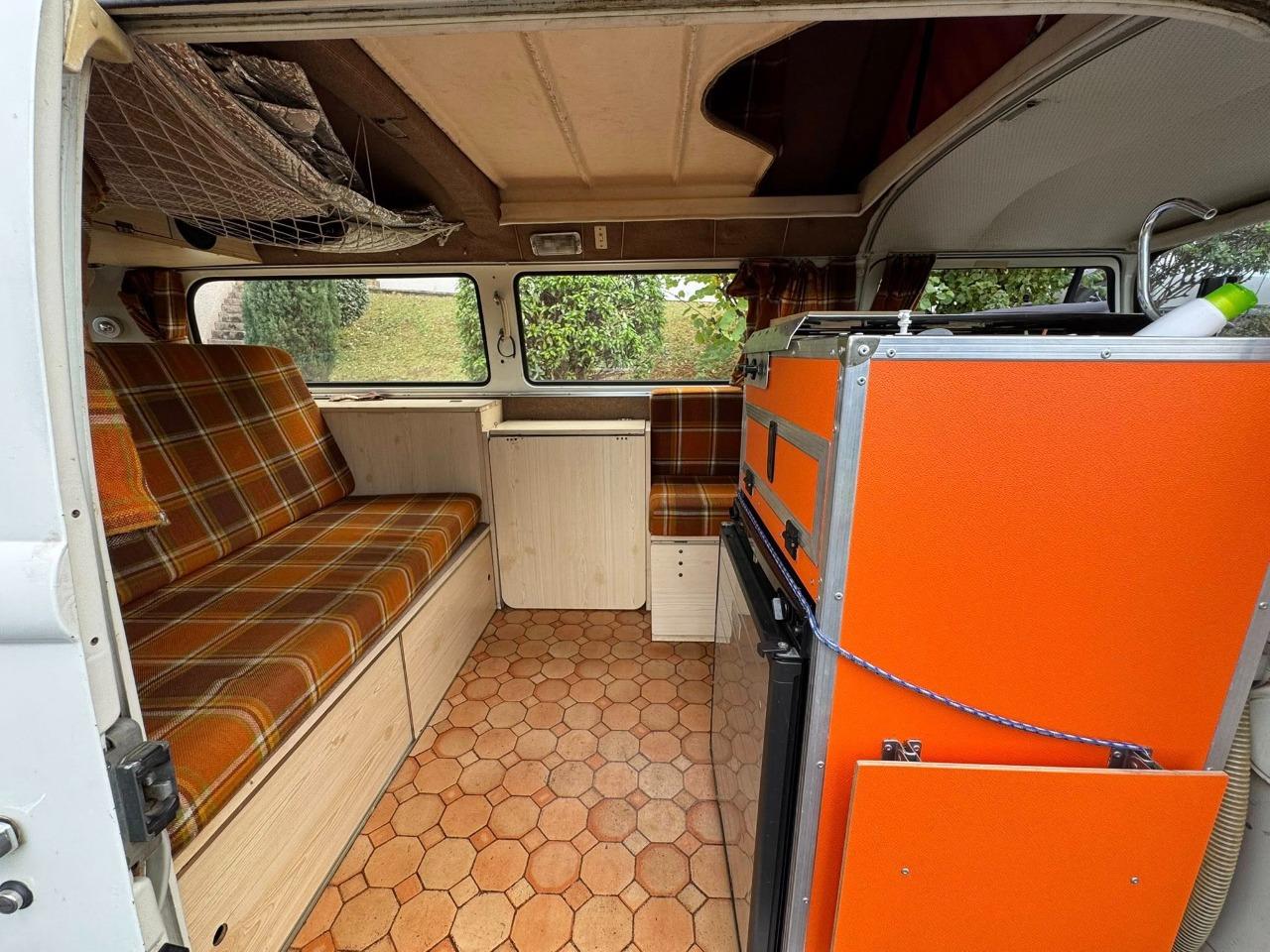 VOLKSWAGEN Combi OverVan - 1979 LesAnciennes.com