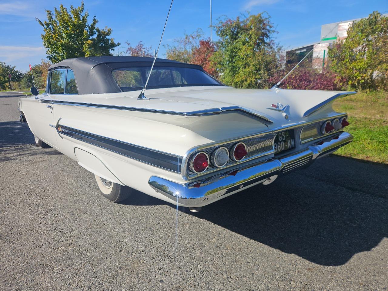 CHEVROLET Impala cabriolet - 1960 LesAnciennes.com