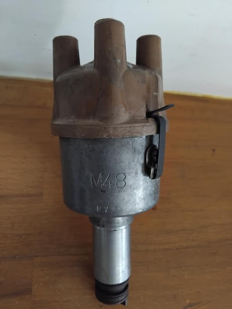 Tête d'allumeur PEUGEOT 404 LesAnciennes.com