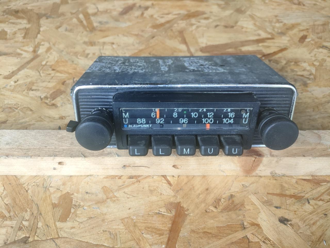 Autoradio BLAUPUKT Série V 64/65 LesAnciennes.com